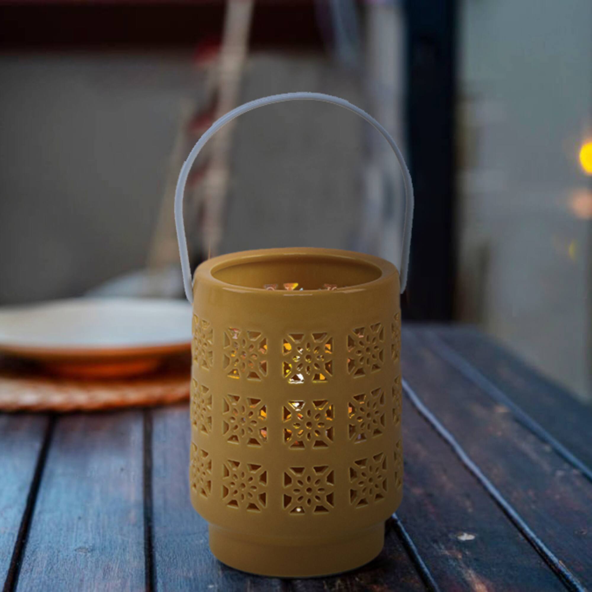 Flora Bunda® 6.25" LED Pieced Star Ceramic Lantern